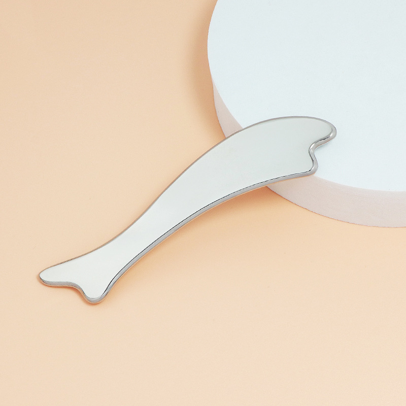 Placa de liga de zinco em forma de peixe Gua Sha com cores e logotipo personalizados