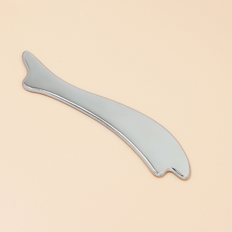 Placa de liga de zinco em forma de peixe Gua Sha com cores e logotipo personalizados Placa de liga de zinco em forma de peixe Gua Sha com cores e logotipo personalizados