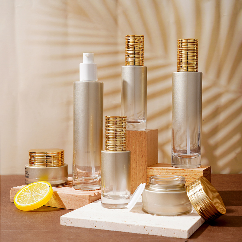 Frasco de soro de vidro com tampa escovada galvanizada Frasco de soro de vidro com tampa escovada galvanizada