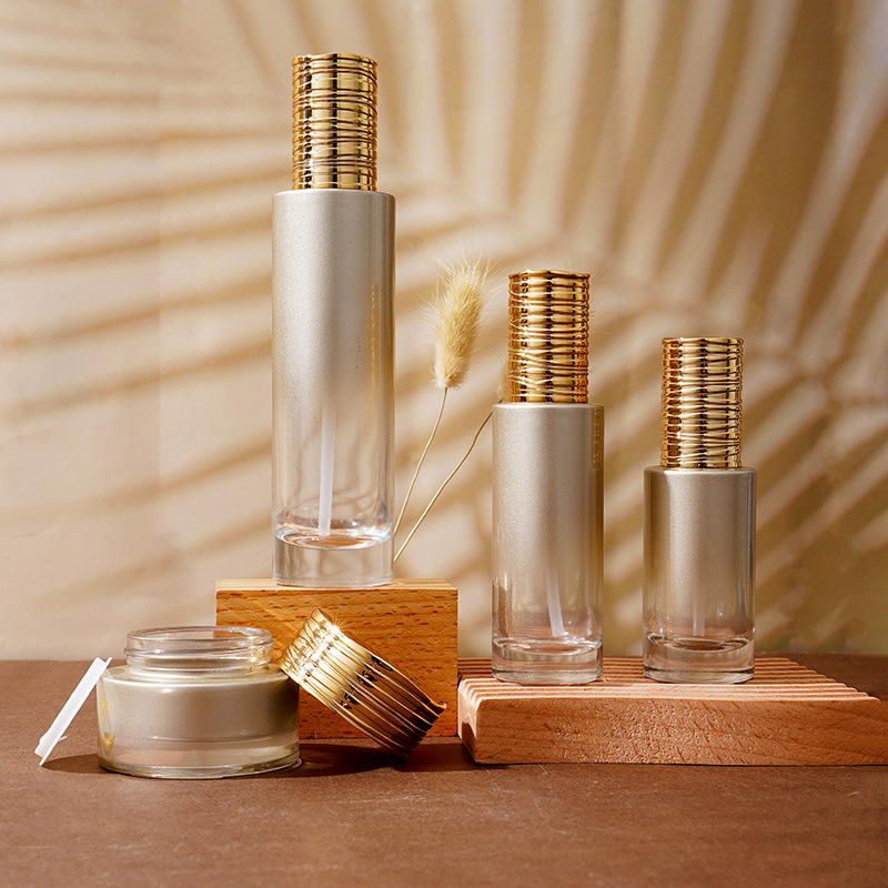 Frasco de soro de vidro com tampa escovada galvanizada Frasco de soro de vidro com tampa escovada galvanizada