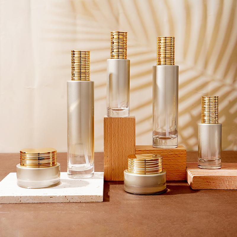 Frasco de soro de vidro com tampa escovada galvanizada Frasco de soro de vidro com tampa escovada galvanizada