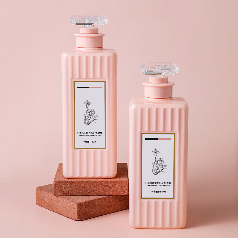 Garrafa plástica quadrada da bomba da loção do animal de estimação de 500ml 750ml com superfície da forma da listra para o champô e o condicionador do óleo do cabelo recipiente cosmético