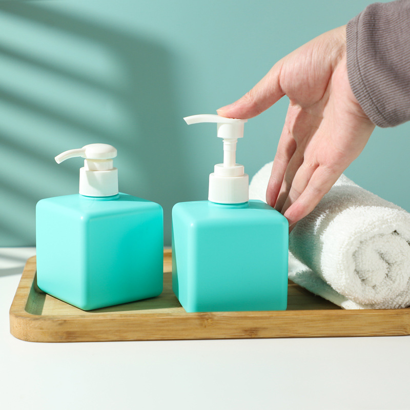 Garrafas de óleo quadradas plásticas recicladas populares do óleo da manteiga do corpo do champô dos cuidados com a pele do animal de estimação 150ml 200ml 250ml tamanhos com impressão da tela Garrafas de óleo quadradas plásticas recicladas populares do óleo da manteiga do corpo do champô dos cuidados com a pele do animal de estimação 150ml 200ml 250ml tamanhos com impressão da tela