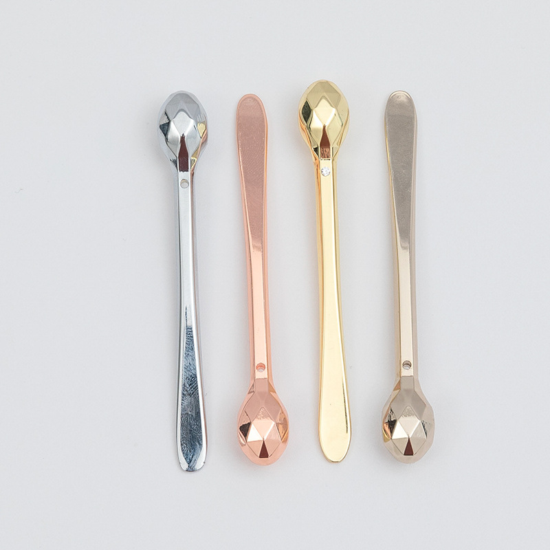 Design exclusivo com corte de diamante em bastões de creme para os olhos em liga de zinco Design exclusivo com corte de diamante em bastões de creme para os olhos em liga de zinco